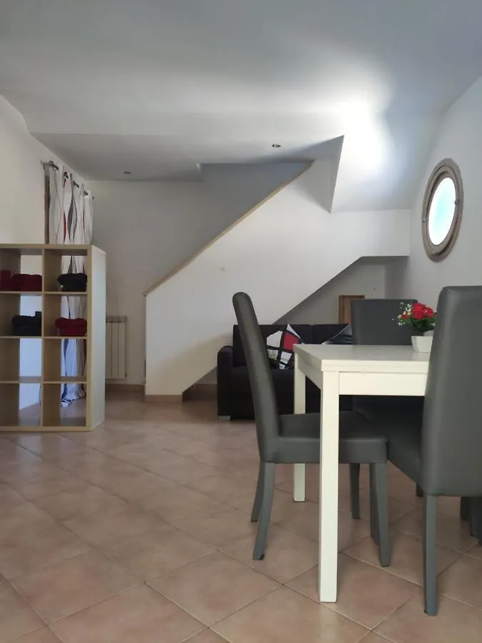Red Lux Apartment Fiumicino